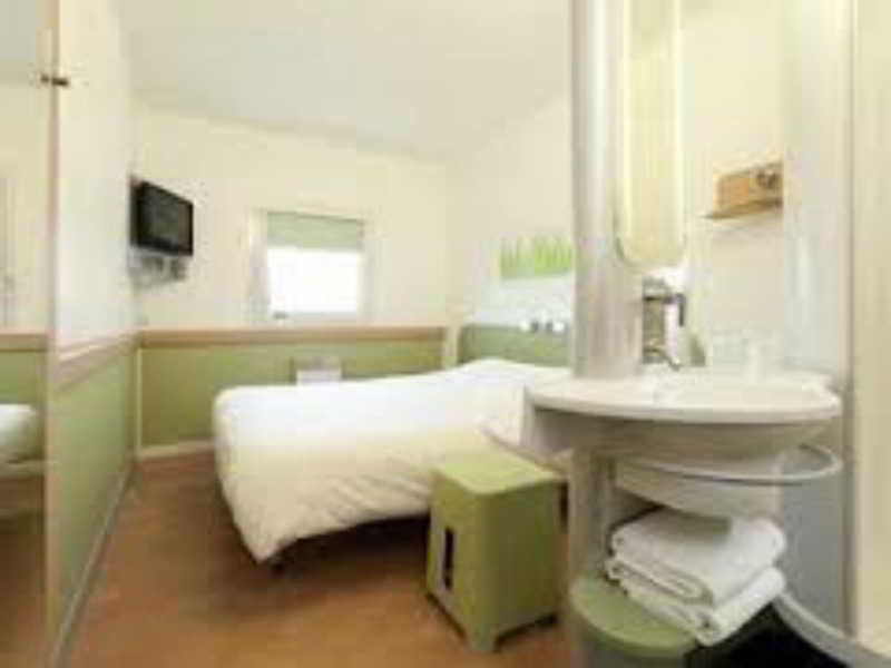 Cordia Hotel Surabaya Airport - Hotel Dalam Bandara - Formerly Ibis Budget Surabaya Airport Sidoarjo Eksteriør billede