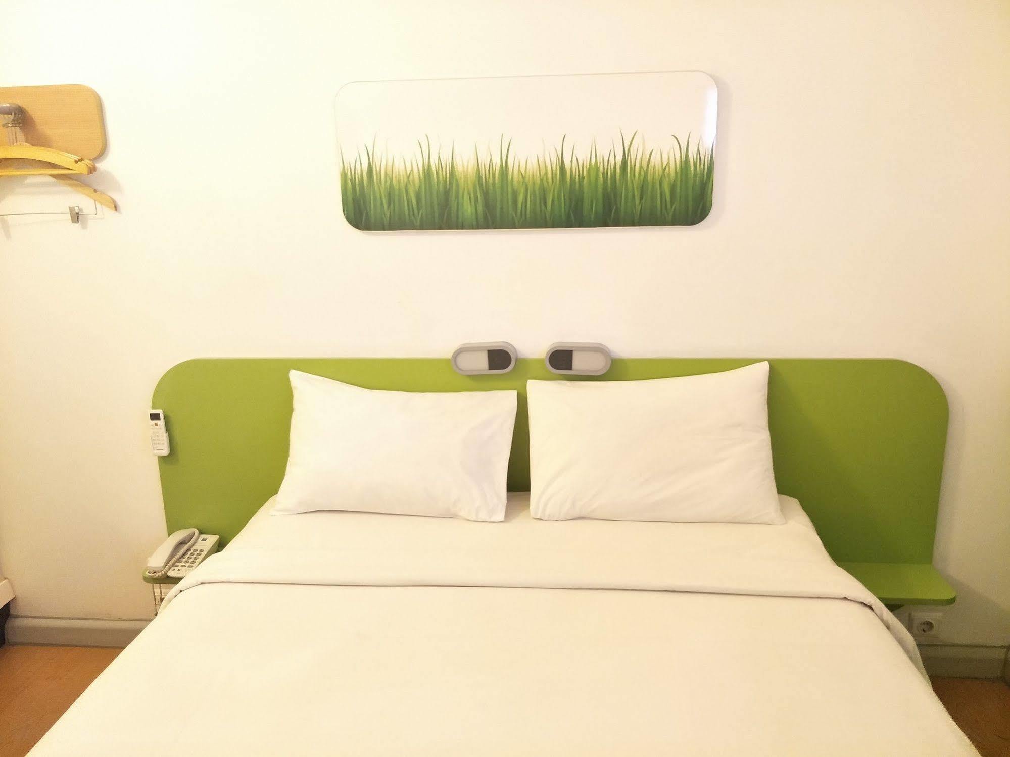 Cordia Hotel Surabaya Airport - Hotel Dalam Bandara - Formerly Ibis Budget Surabaya Airport Sidoarjo Eksteriør billede