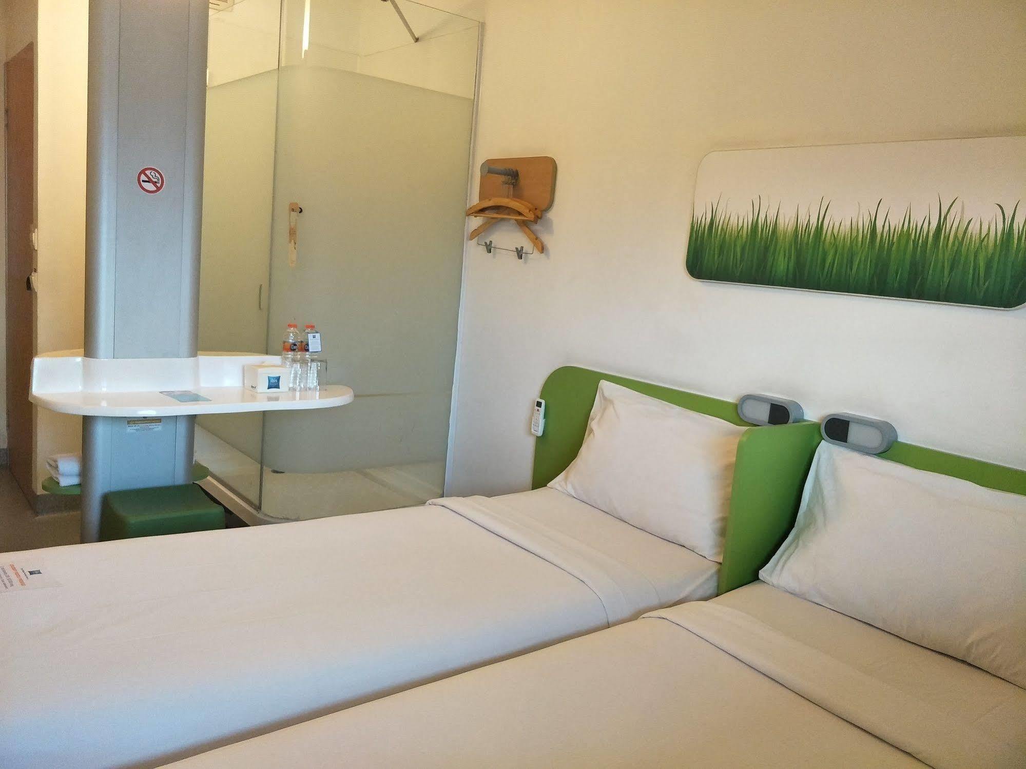Cordia Hotel Surabaya Airport - Hotel Dalam Bandara - Formerly Ibis Budget Surabaya Airport Sidoarjo Eksteriør billede